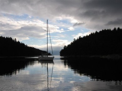 Discover the secrets of Secret Cove with Nanaimo Yacht Charters